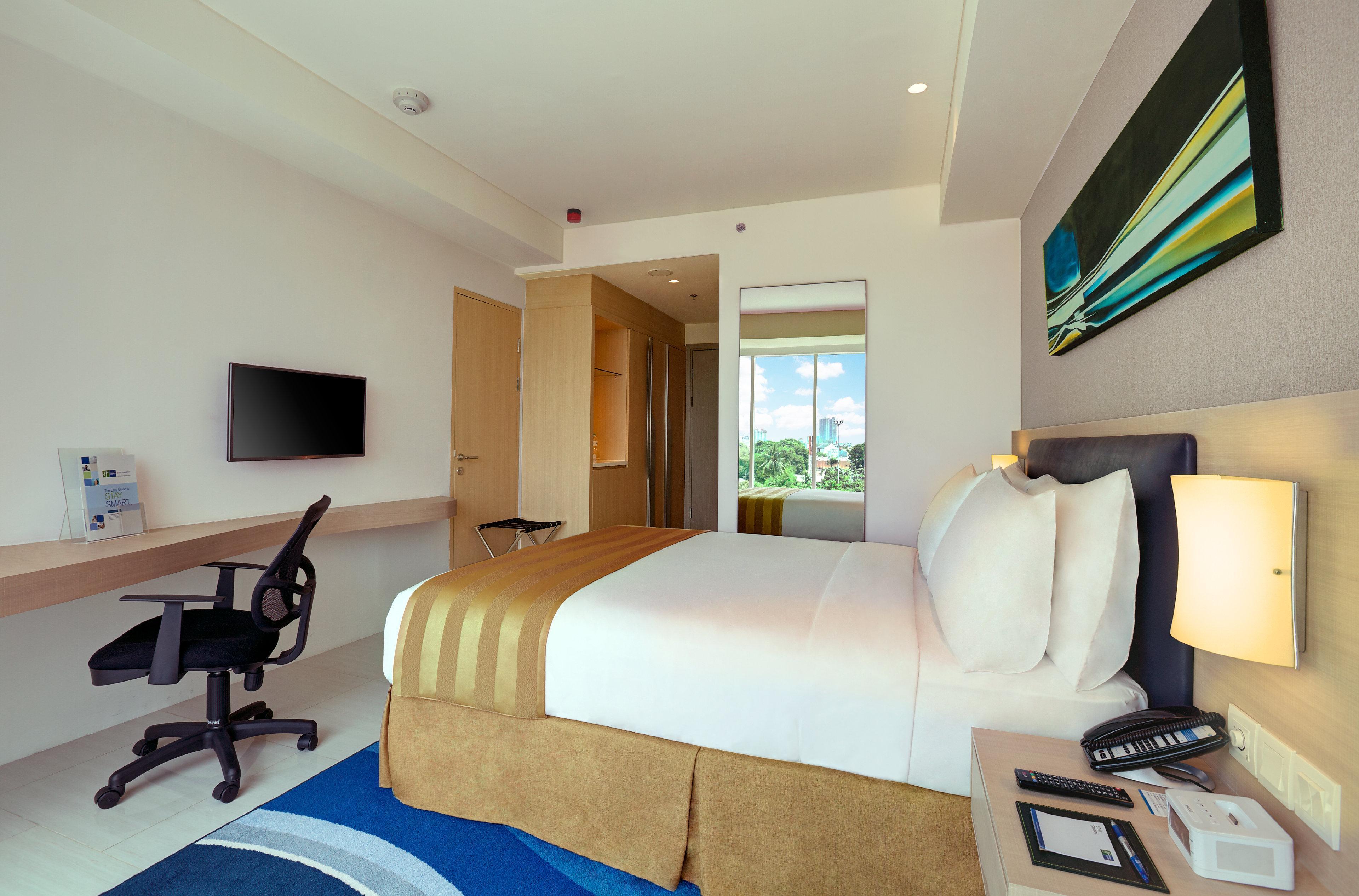 Holiday Inn Express Jakarta International Expo By Ihg Exterior foto
