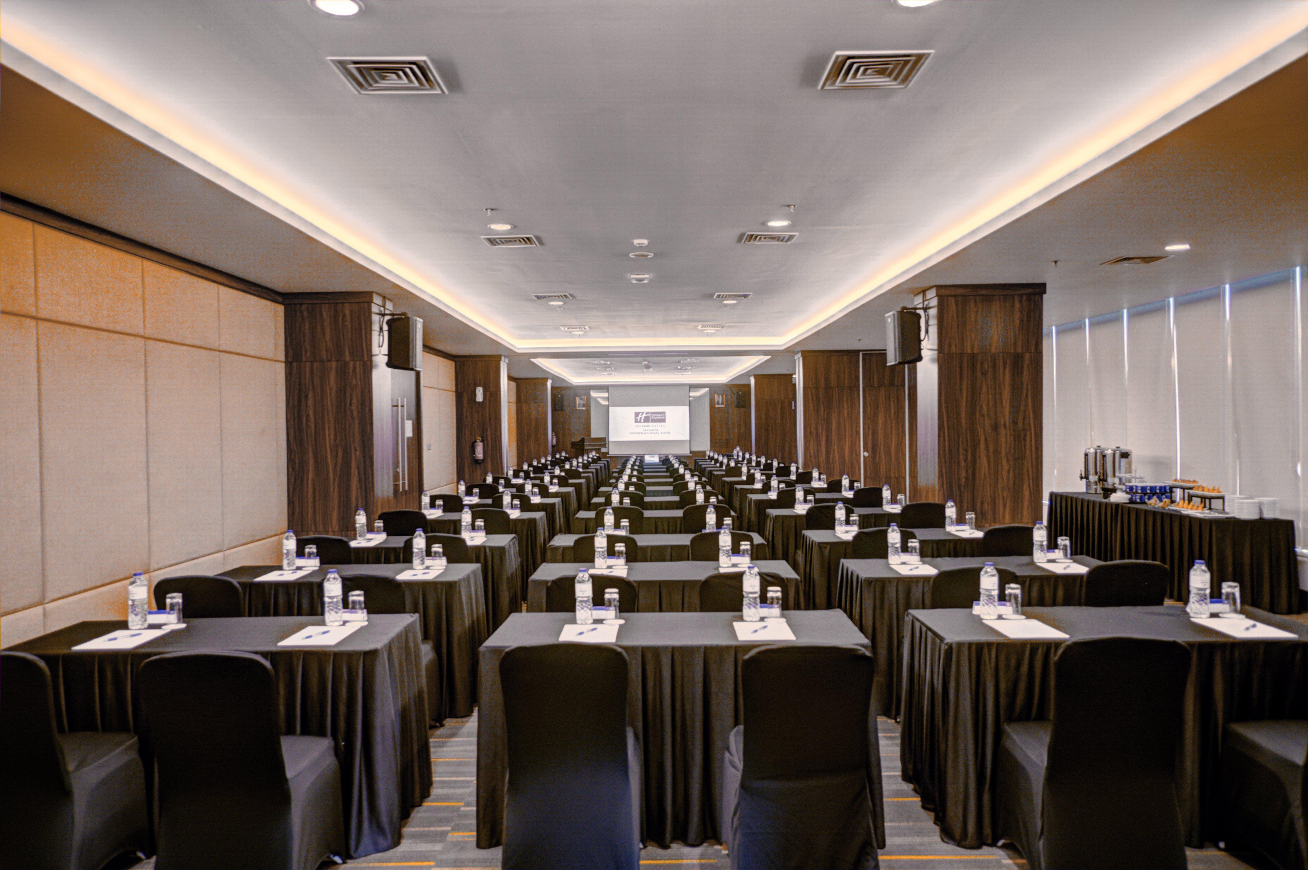 Holiday Inn Express Jakarta International Expo By Ihg Exterior foto