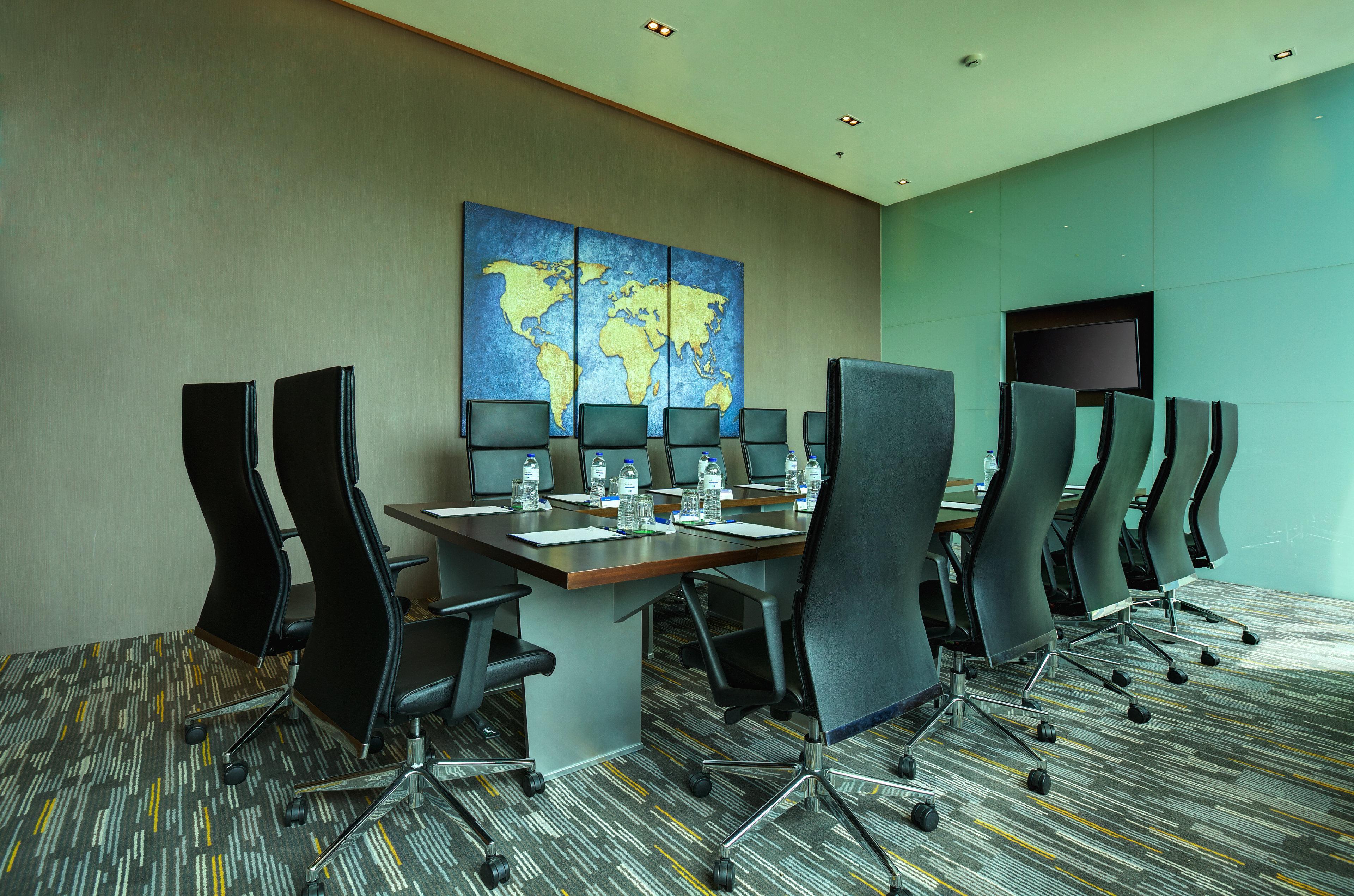 Holiday Inn Express Jakarta International Expo By Ihg Exterior foto