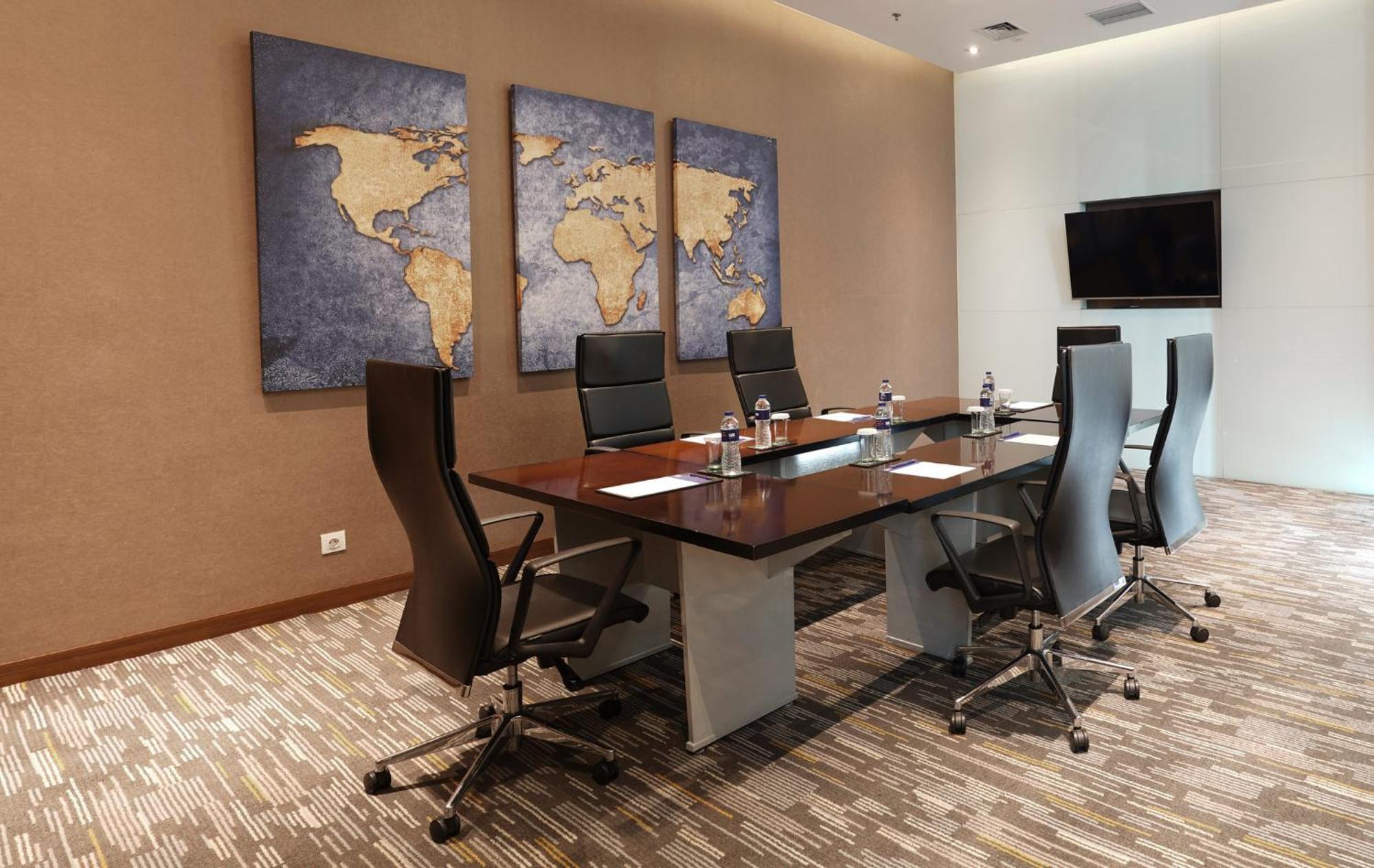 Holiday Inn Express Jakarta International Expo By Ihg Exterior foto
