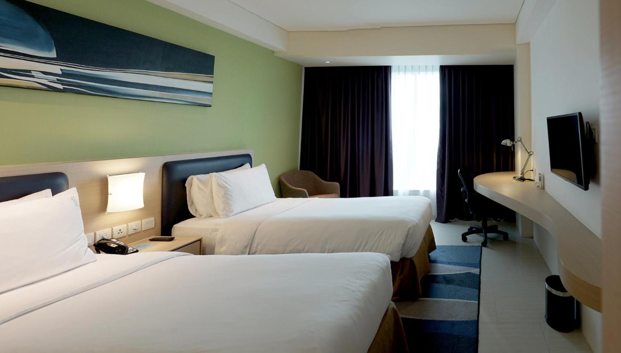 Holiday Inn Express Jakarta International Expo By Ihg Exterior foto